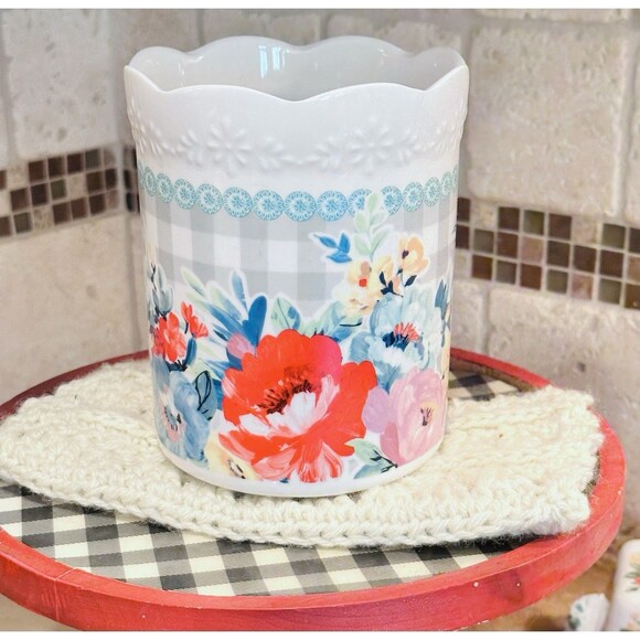 The Pioneer Woman Sweet Rose Ceramic Crock Utensil Holder Gingham Scalloped 6" - Picture 1 of 6